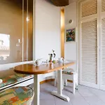 Guesthost - The Violinist's House *