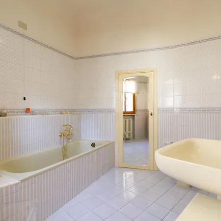 The Violinist S House - In The Heart Of * Сієна