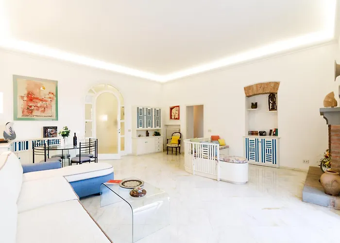 Guesthost - The Violinist's House