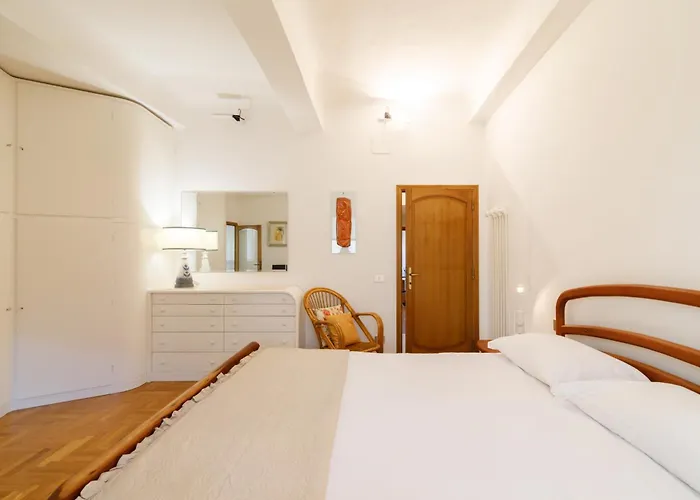 Guesthost - The Violinist's House Siena