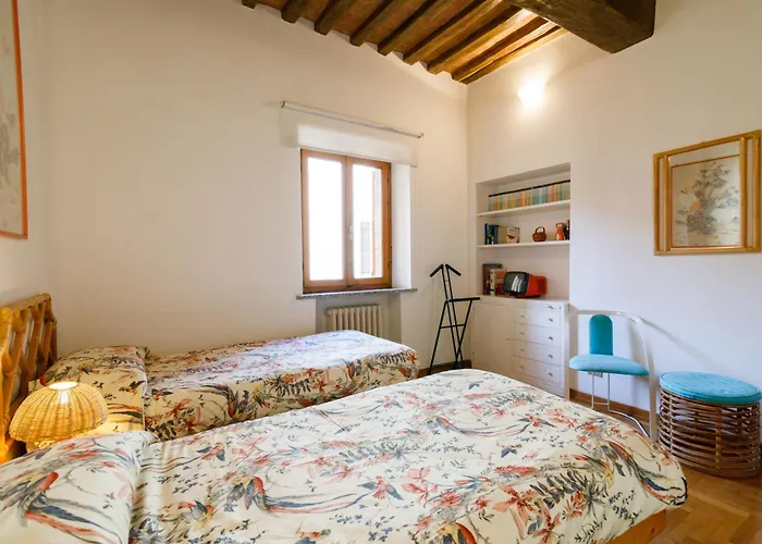 Guesthost - The Violinist's House Apartment